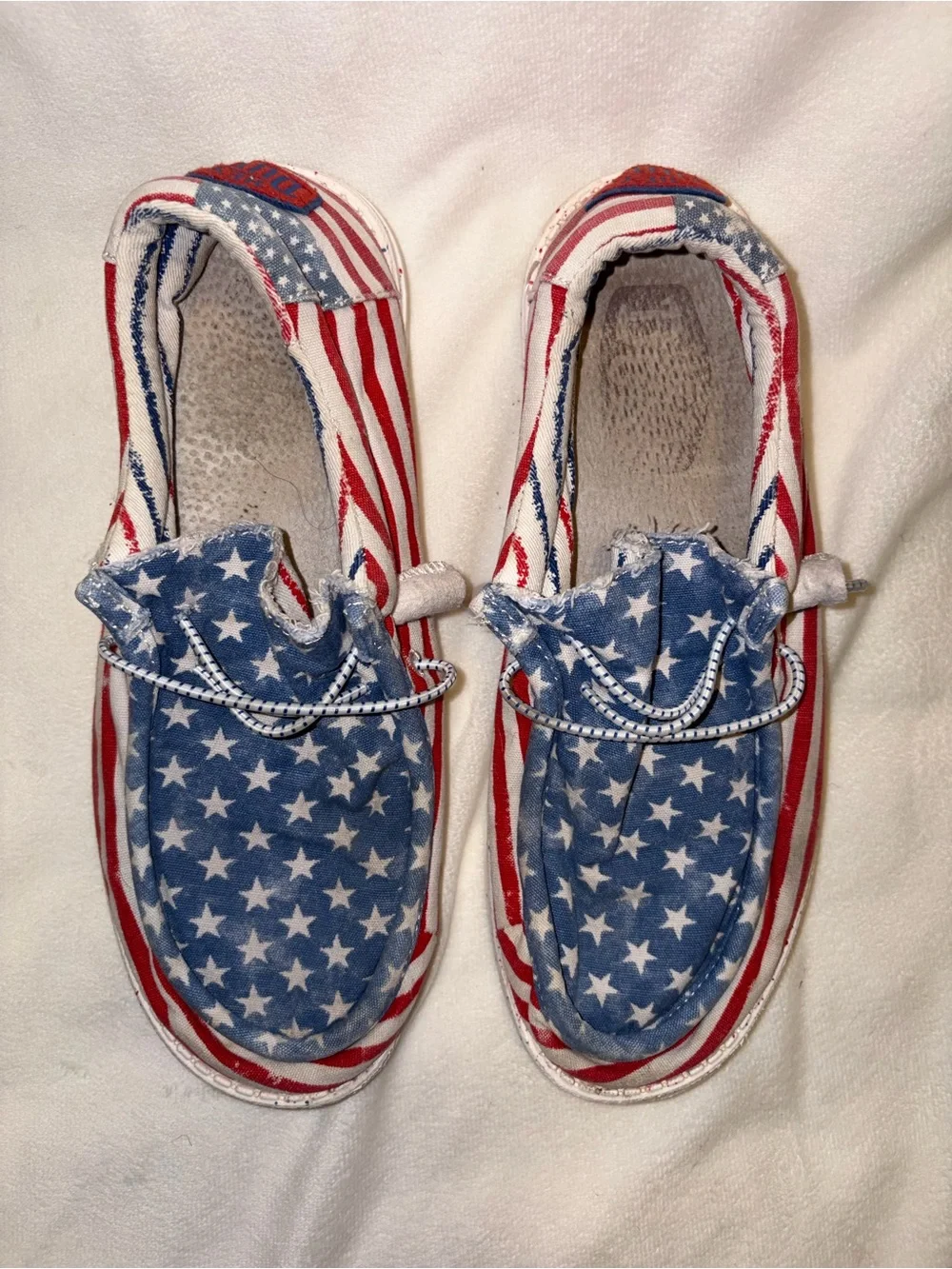 Hey Dude Kids Slip-On Shoes in Blue & Red Star-Spangled Print men size 7/women 9